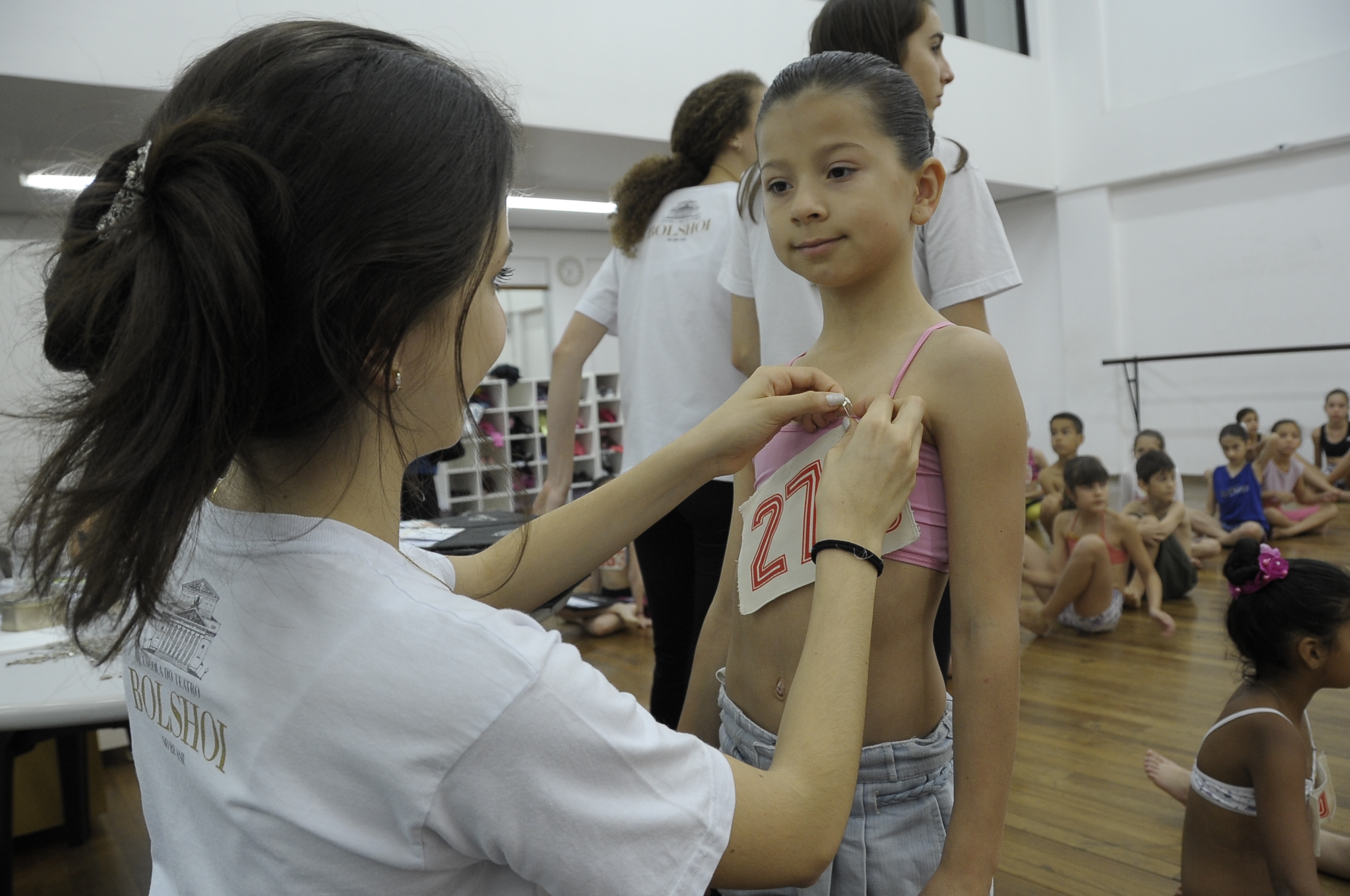 Escola Bolshoi recebe crianças de Joinville para pré-seleção